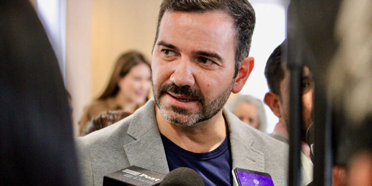 Alfonso Martínez arranca programa de suministro de agua en pipas