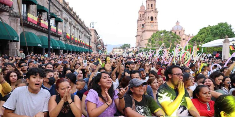 Con Los Felinos, inicia el magno concierto para celebrar a Morelia