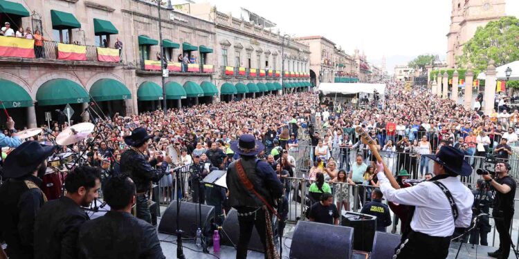 Celebra Morelia su 484 Aniversario con espectacular concierto
