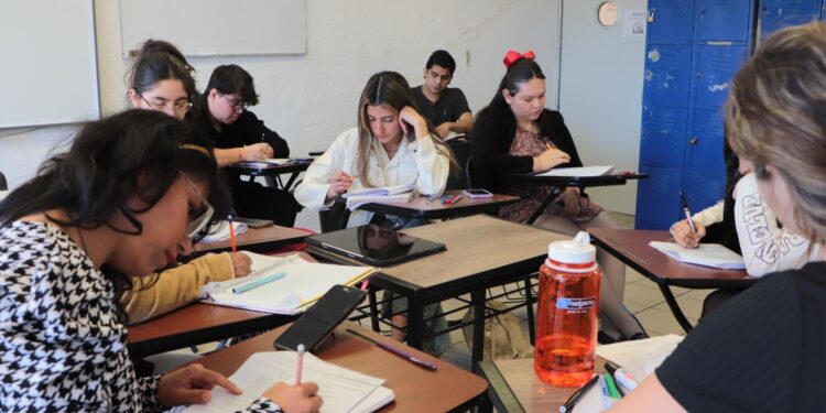 Extienden inscripciones para cursos de idiomas en la Universidad Tecnológica