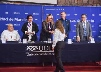 Red Juntos por Michoacán entrega a docentes el reconocimiento “Mérito a la Excelencia Educativa”