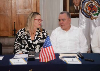 Red Juntos por Michoacán entrega a docentes el reconocimiento “Mérito a la Excelencia Educativa”