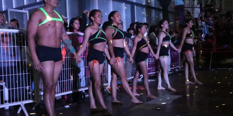 Casi mil nadadores participaron en fiesta acuática deportiva: Cecufid