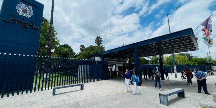 Afiliados al SPUM reciben pago de prestaciones derivadas de la cláusula 73 del CCT