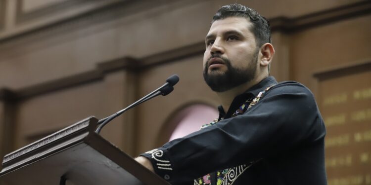 En apología del delito, “el problema no es la prensa, es la glorificación del crimen”, afirma Octavio Ocampo desde tribuna