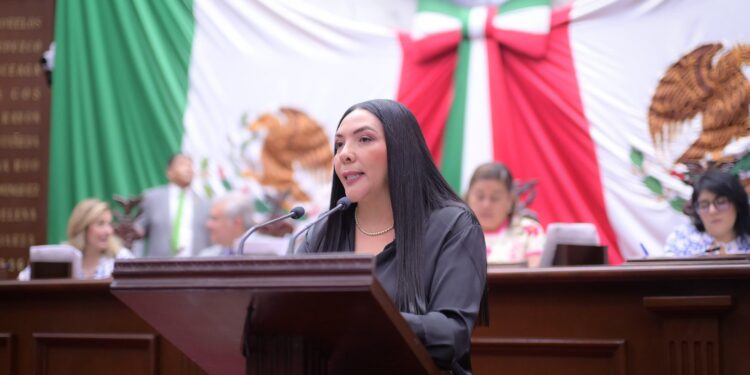 Que se implemente Programa de Apoyo a Madres con Cáncer gratuito en Michoacán propone al pleno la diputada Adriana Campos Huirache