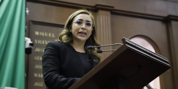 Grecia Aguilar propone reformar Constitución para garantizar derechos de las infancias en Michoacán