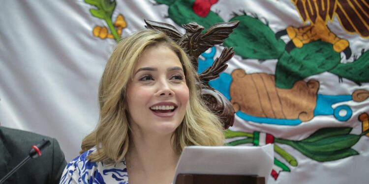 Exhorta Brissa Arroyo a impartir educación de calidad en todos los niveles