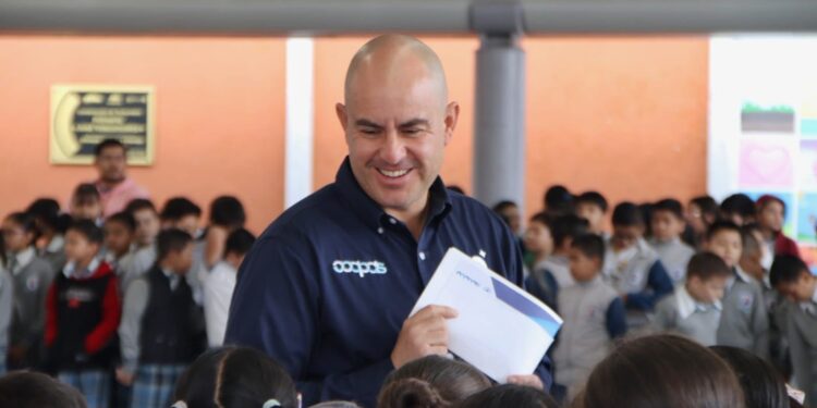 Adolfo Torres, toma protesta a la primera generación de ‘Guardianes del Agua’