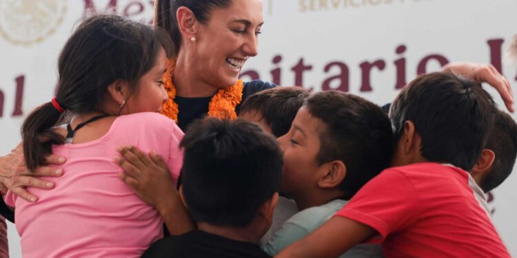 PRESIDENTA CLAUDIA SHEINBAUM SUPERVISA OBRA DEL HOSPITAL COMUNITARIO IMSS BIENESTAR DE MARUATA, MICHOACÁN Y ANUNCIA SU INAUGURACIÓN PARA EL 15 DE AGOSTO