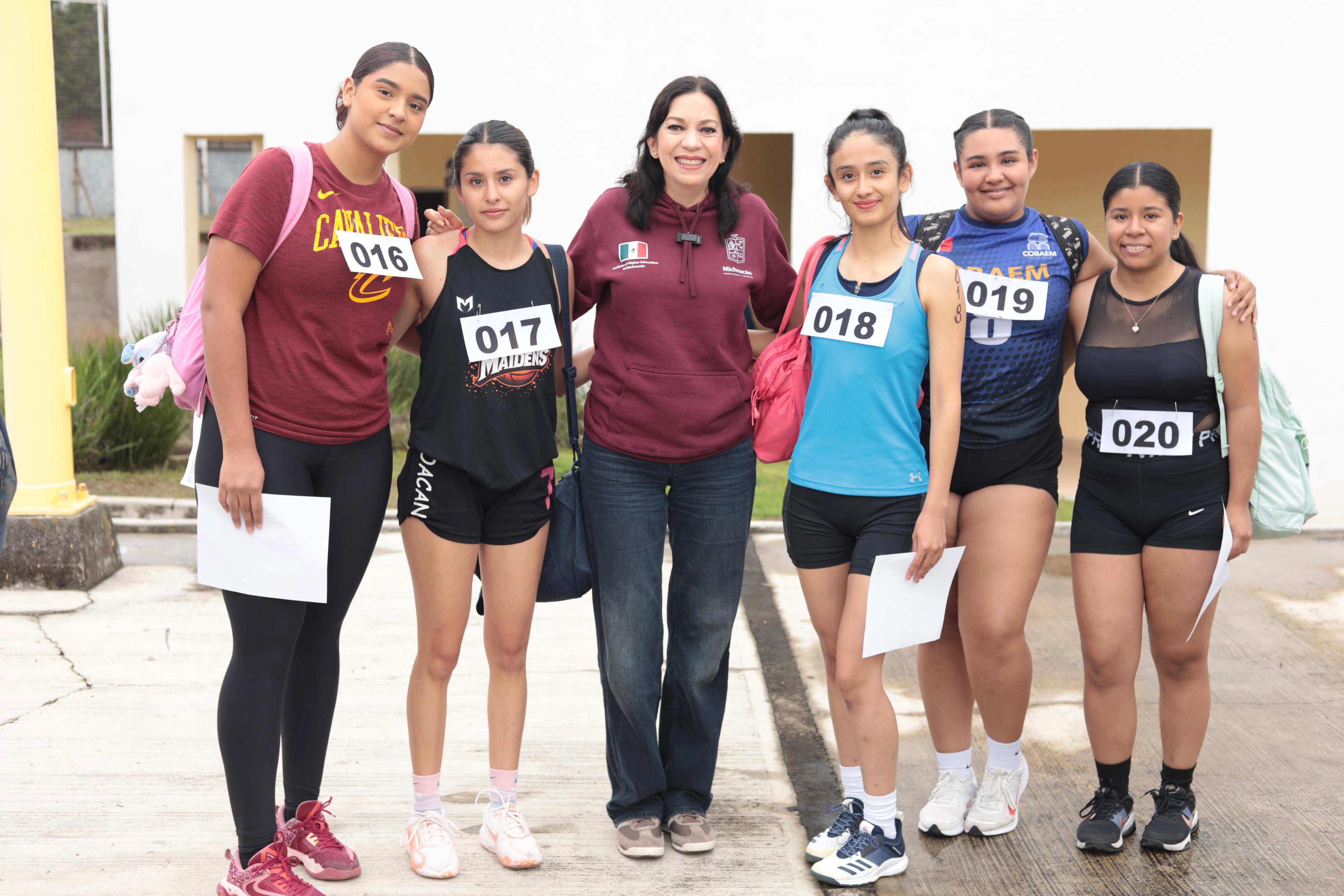 Michoacán hace historia con ingreso paritario en la Normal de Educación Física