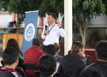 Promueve Fiscalía de Michoacán prevención del consumo de drogas ante estudiantes de preparatoria en Morelia