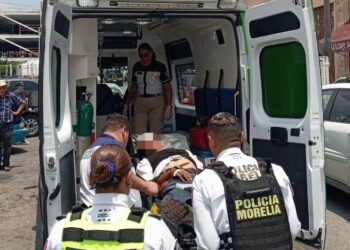 Policía Morelia auxilia a persona desvanecida en el Centro Histórico