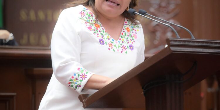 Condena Belinda Iturbide violencia contra los migrantes mexicanos y michoacanos
