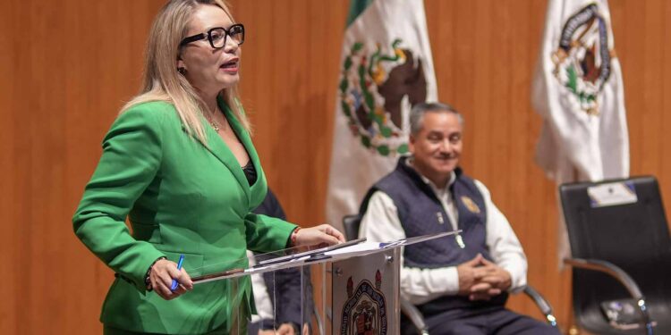 UMSNH recibe a cerca de 200 jóvenes del Programa Delfín; Yarabí Ávila les da la bienvenida