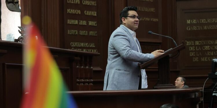 Presenta Toño Carreño iniciativa contra toda forma de discriminación por orientación sexual