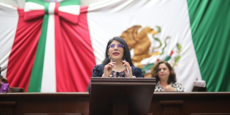 Propone Vanhe Caratachea reforma para extender pensión alimenticia hasta la obtención de título y cédula profesional