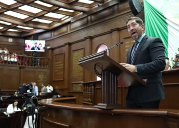 Abraham Espinoza presenta iniciativa para fortalecer atención de emergencias en Michoacán