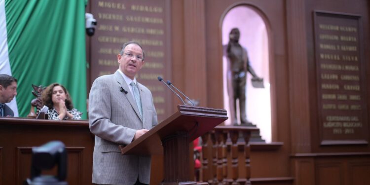 David Martínez propone reformas al Código Civil para dar certeza jurídica a la compra-venta de inmuebles