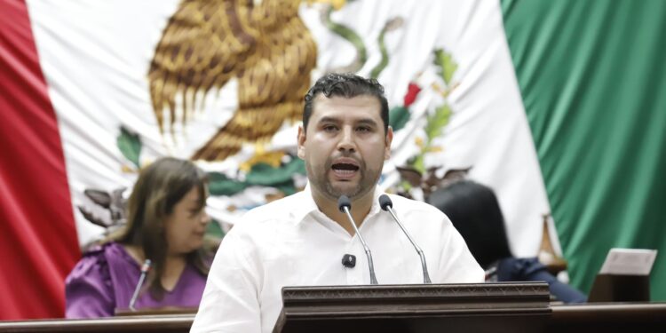 Octavio Ocampo propone reconocer el Derecho al Cuidado en la Constitución de Michoacán