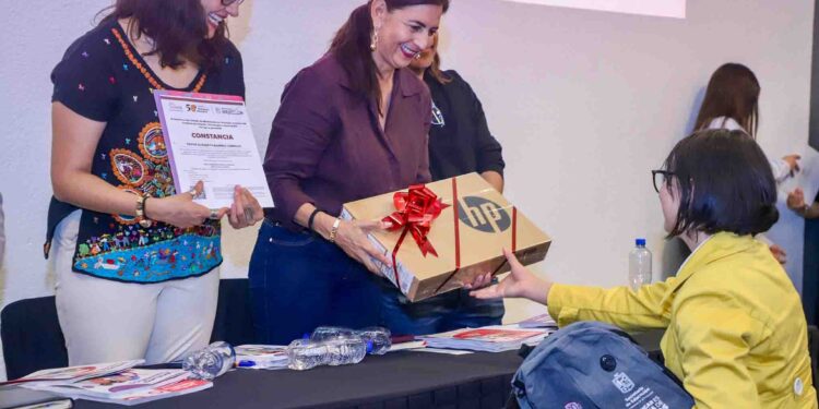 Para niñas y mujeres, 7 de cada 10 premios de Lectura Científica: Gaby Molina