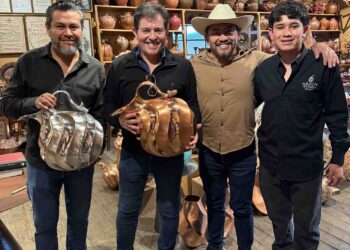 Ernesto Laguardia visita el Pueblo Mágico de Santa Clara del Cobre