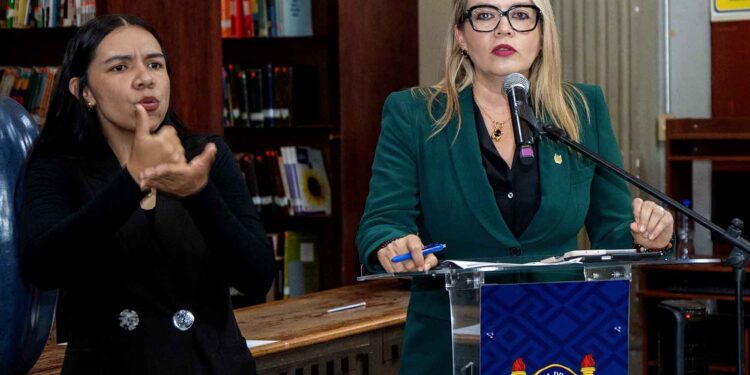 Por primera vez, UMSNH apertura Biblioteca Inclusiva; Yarabí Ávila llama a construir una Universidad para todas y todos