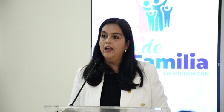 Con nueva Ley se busca fortalecer a las familias en Michoacán: Tere Herrera