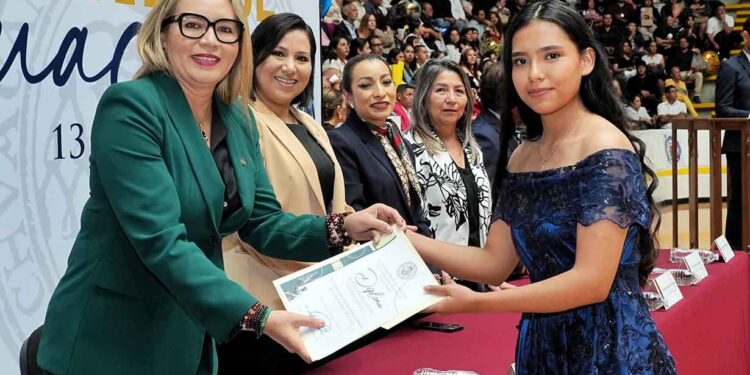 Pase por Excelencia Académica beneficio directo para las y los estudiantes del Bachillerato Nicolaita