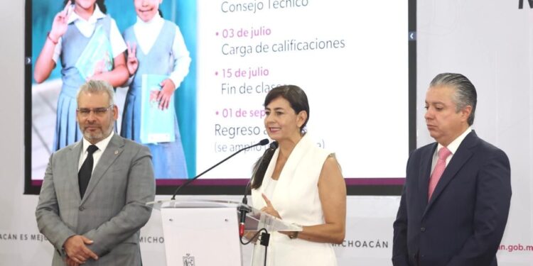 Inicia programa Pinto Mi Escuela, en beneficio de 11 mil planteles: Gaby Molina