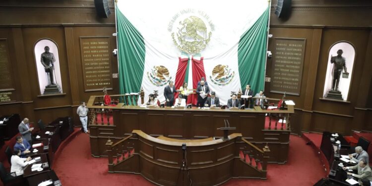 Con respaldo del Colegio de Economistas, Hugo Rangel propone reforma a la Ley Orgánica Municipal