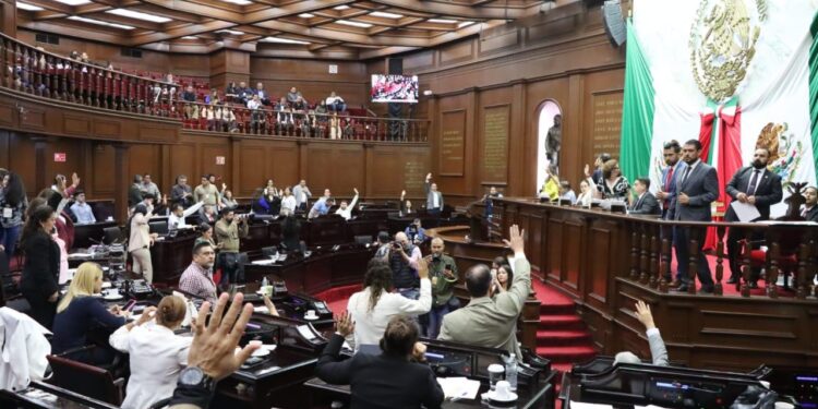 Con respaldo del Colegio de Economistas, Hugo Rangel propone reforma a la Ley Orgánica Municipal