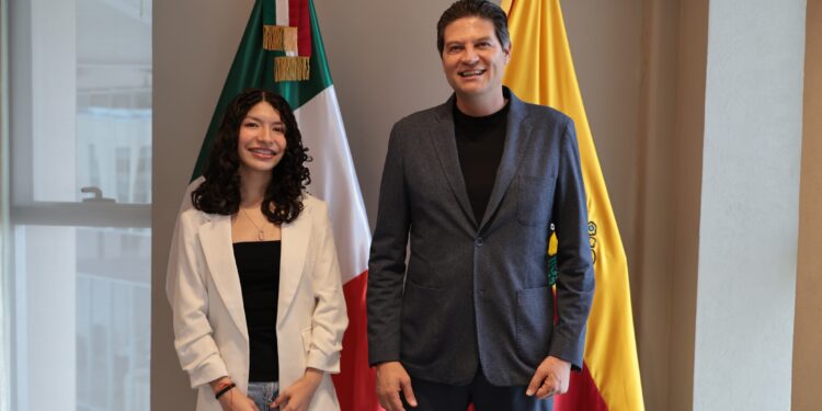 Apoya Alfonso Martínez a estudiante moreliana que viajará a la NASA