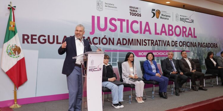 Bedolla regulariza situación laboral para cerca de 2 mil docentes michoacanos