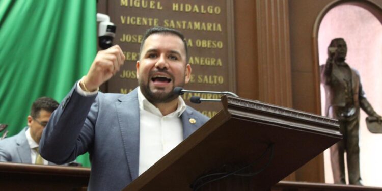 Reyes Galindo presenta iniciativa para tipificar el Fraude Deportivo en el Código Penal de Michoacán