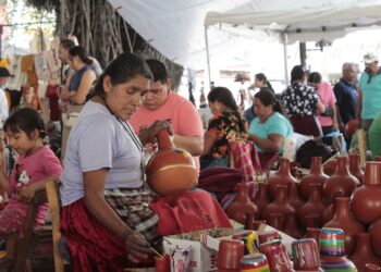 Secum invita a postular a grandes maestros del arte michoacano al Premio Eréndira