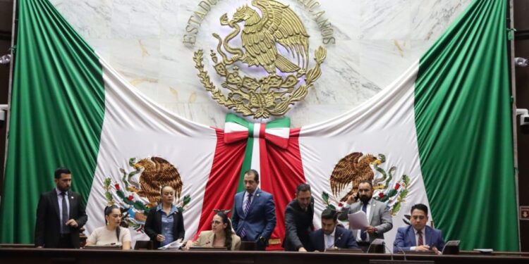 Mujeres operadoras de transporte público, por Ley deberán tener mismas condiciones laborales que los hombres: 76 Legislatura