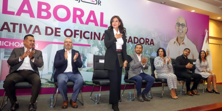 La transformación de Michoacán está en las aulas: Gaby Molina