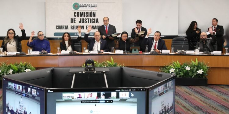 Comisión de Justicia aprobó por mayoría dictamen que integra la Guardia Nacional a la Sedena