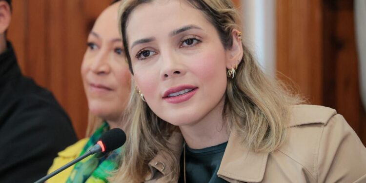 ”La prevención de adicciones nos compete a sociedad y gobierno”, remarca Brissa Arroyo tras inaugurar jornada en el Congreso