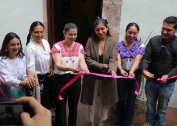 Secum inaugura muestra de indumentaria tradicional de Nuevo Parangaricutiro