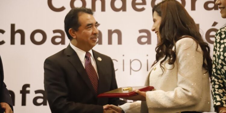 Entrega 76 Legislatura Medalla al Mérito Docente 2025 al doctor Rafael Lara Hernández