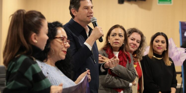 Gobierno de Alfonso Martínez presentó charla de Olimpia Coral contra violencia digital