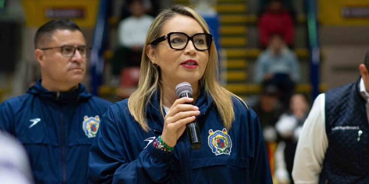 Seamos una familia nicolaita, invita Yarabí Ávila a padres y madres de aspirantes a ingresar a la UMSNH