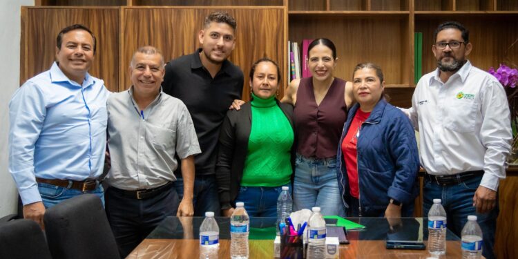 Locatarios del Mercado de Abastos celebran avance del Distribuidor Vial Eréndira: Giulianna Bugarini