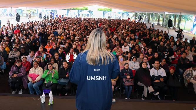 Siéntase parte de la UMSNH, convoca Yarabí Ávila a padres y madres de familia