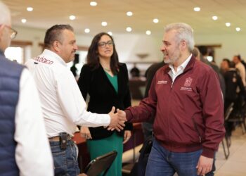 Con estrategia integral, avanza rescate del lago de Pátzcuaro: Bedolla