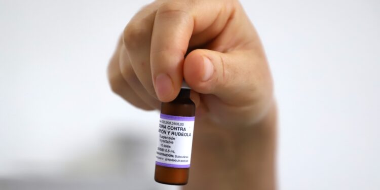 Vacuna gratuita contra sarampión para adultos de 20 a 39 años: SSM