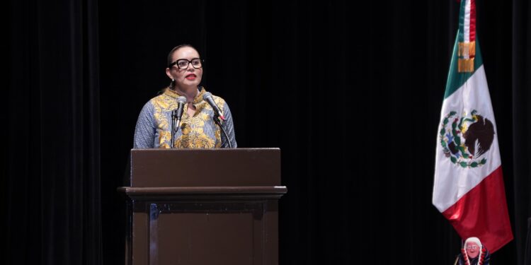 Que el respeto, la justicia y la solidaridad guíen sus decisiones, convoca Yarabí Ávila a egresados de preparatoria 