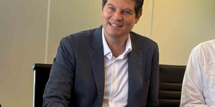 Alfonso Martínez presenta las ventajas competitivas de Morelia ante la Cámara de Comercio de Los Ángeles